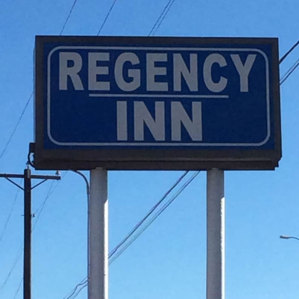 Regency Inn Comanche 2/36