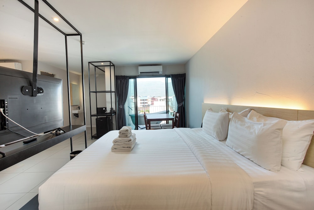BOOK Design HOTEL -SHA Extra Plus 24/50