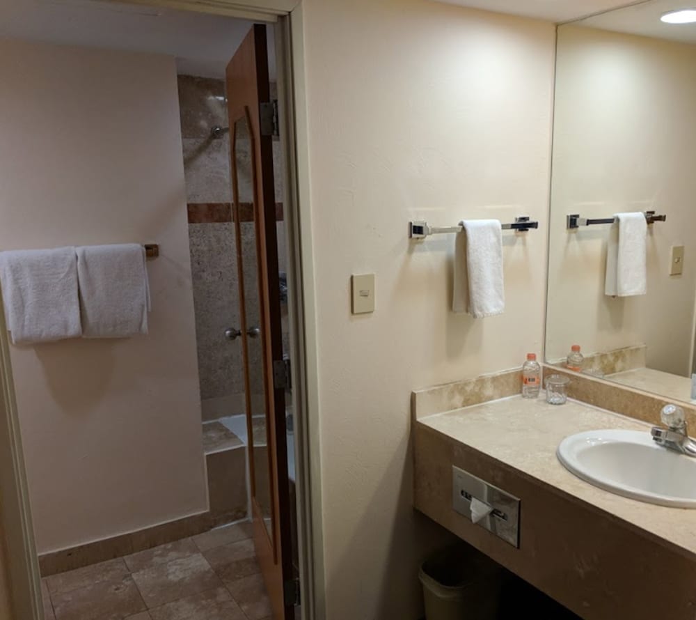 Fiesta Inn Express Hermosillo 4/44