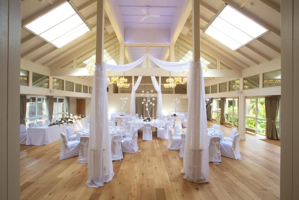 Marwell Hotel 27/60