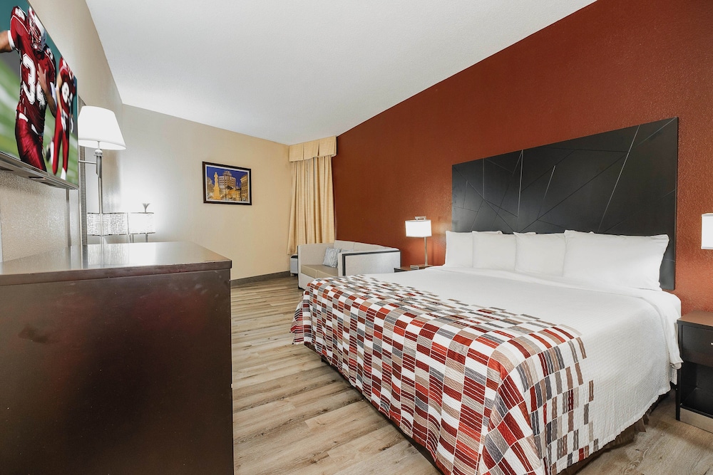SUITE, KING BED, SOFA