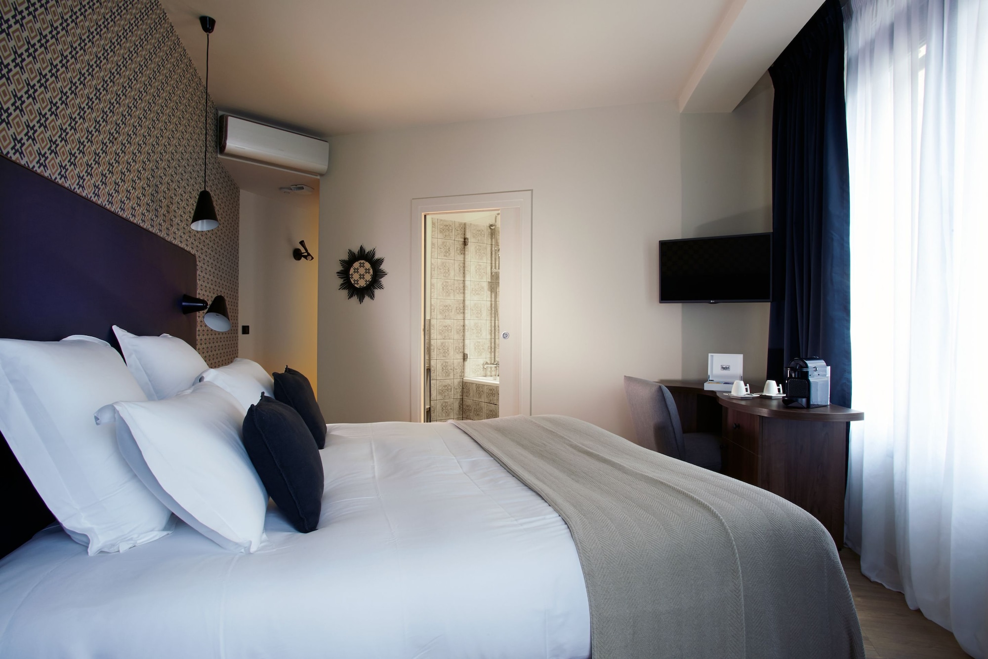 SUPERIOR, DOUBLE BED