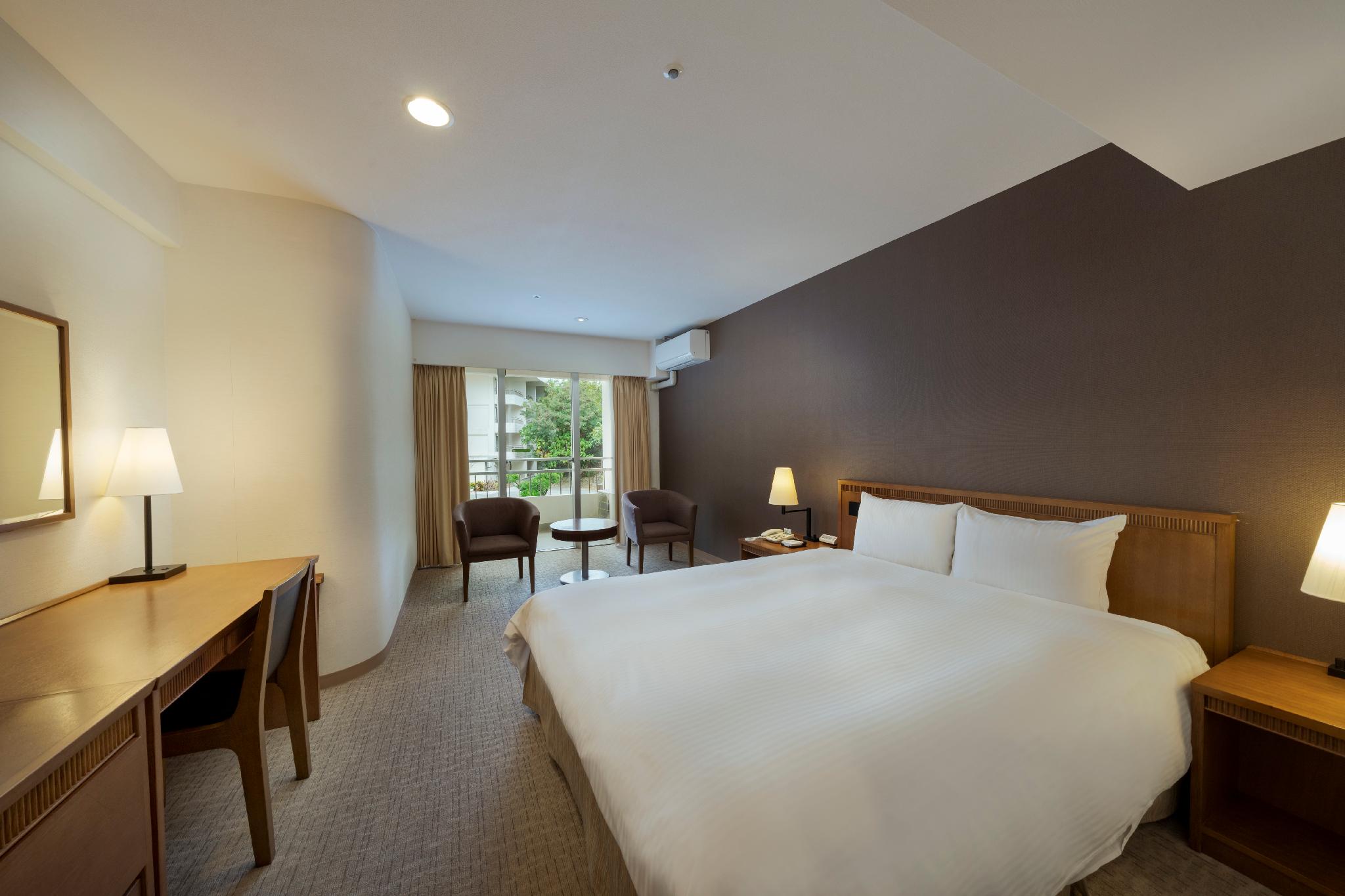 Standard, Queen Bed