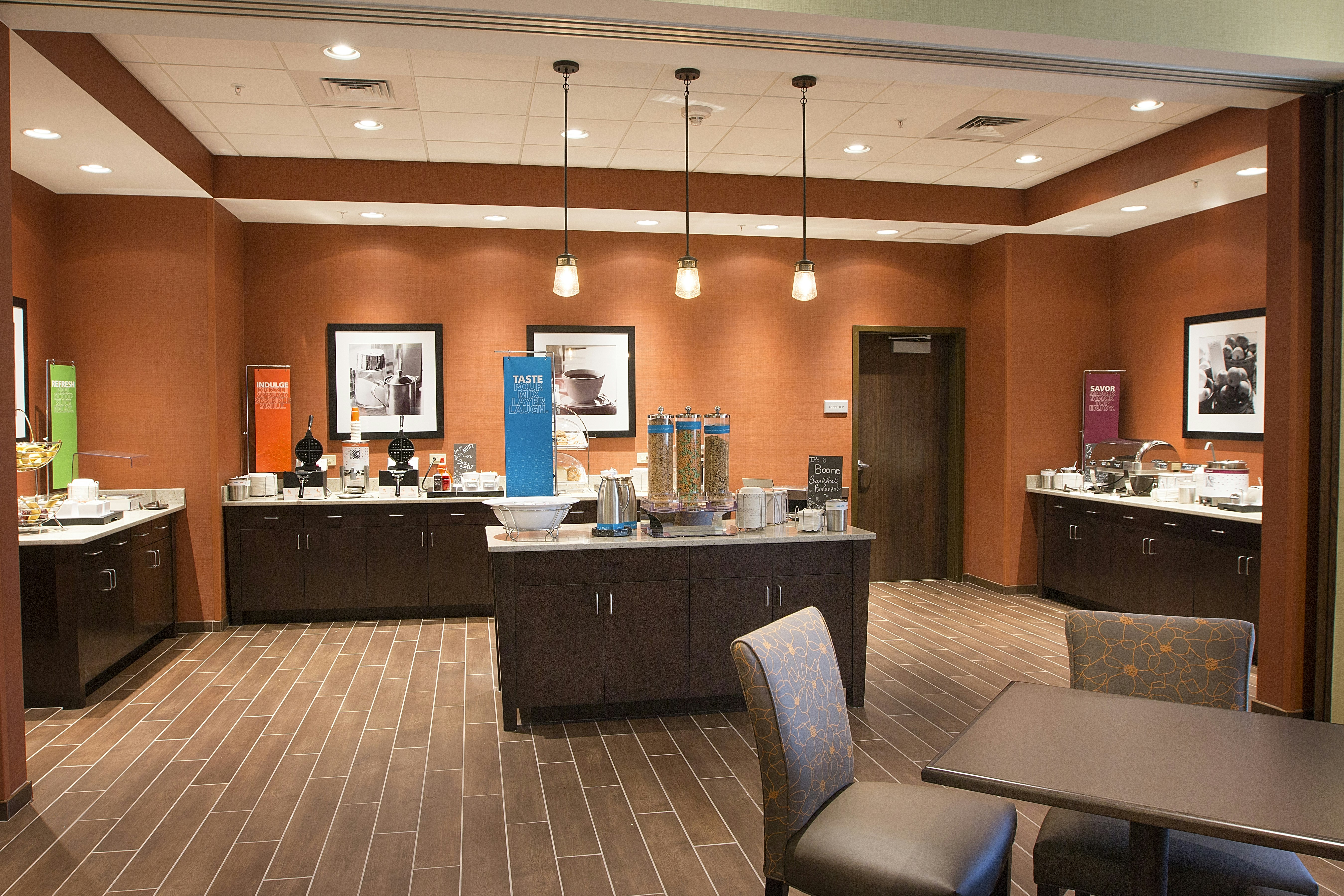 Hampton Inn & Suites Boone 47/55