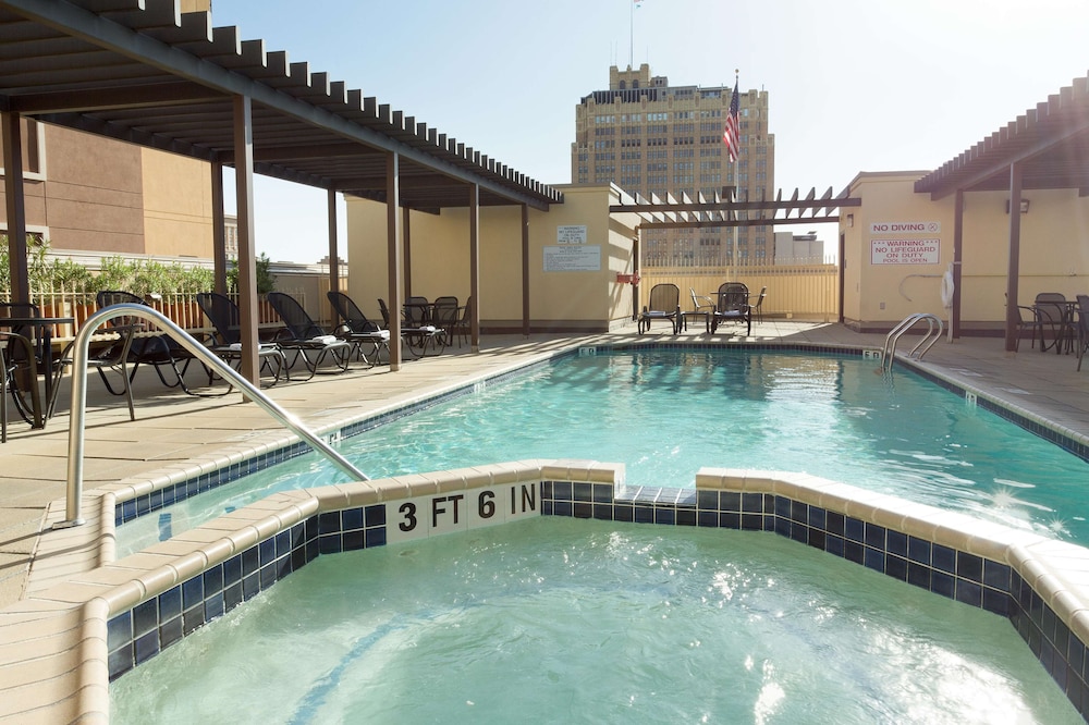 Drury Inn and Suites San Antonio Riverwalk 46/49