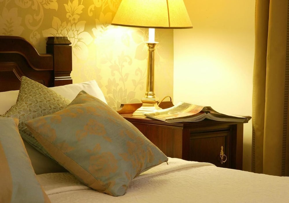 Castle Hotel Macroom 14/28