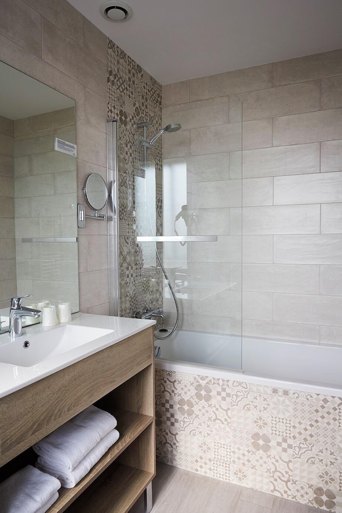 Hotel the Originals Lorient Les Oceanes 44/50