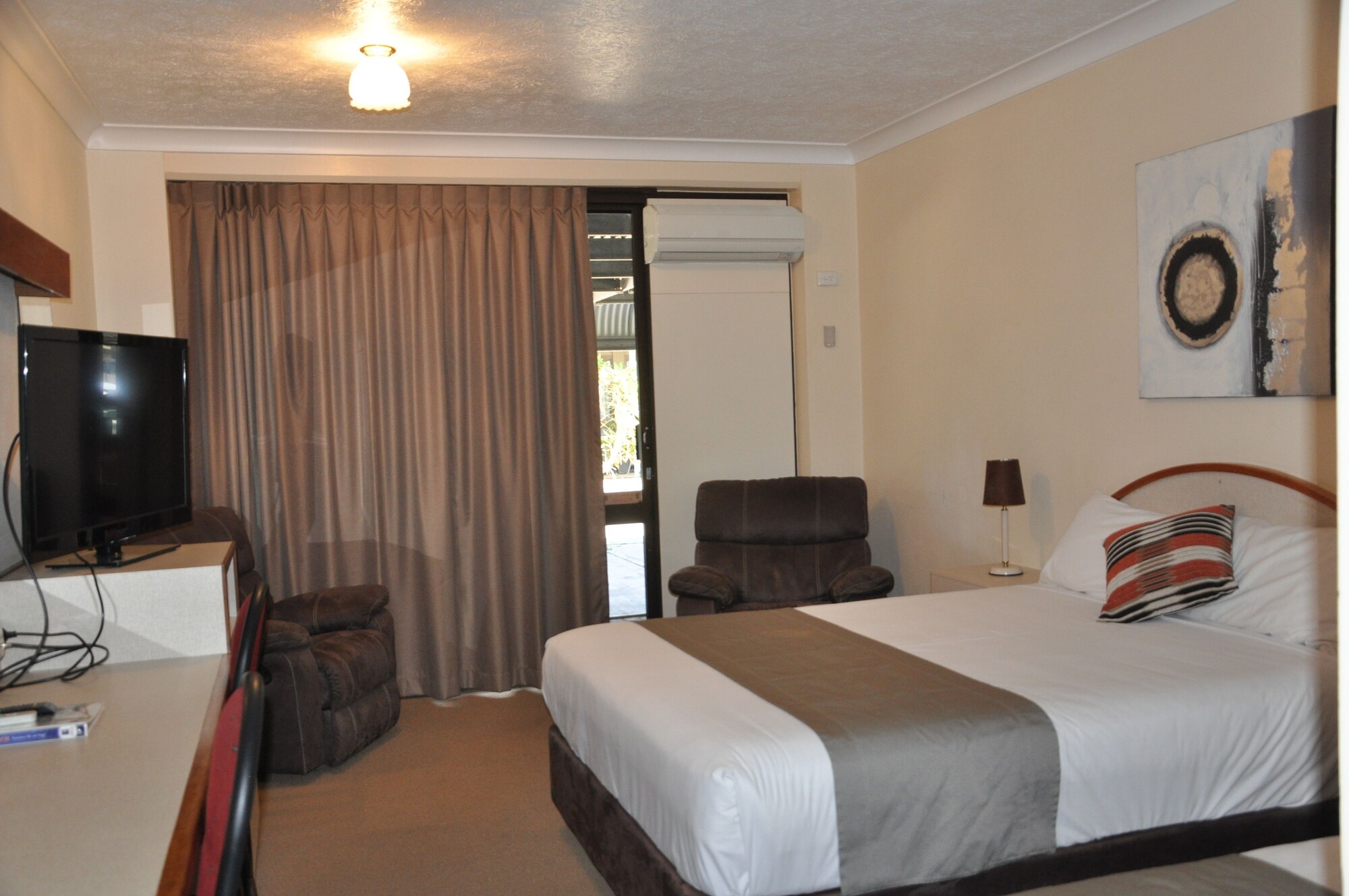 Renovated, Executive, 1 Queen and 1 Single Bed