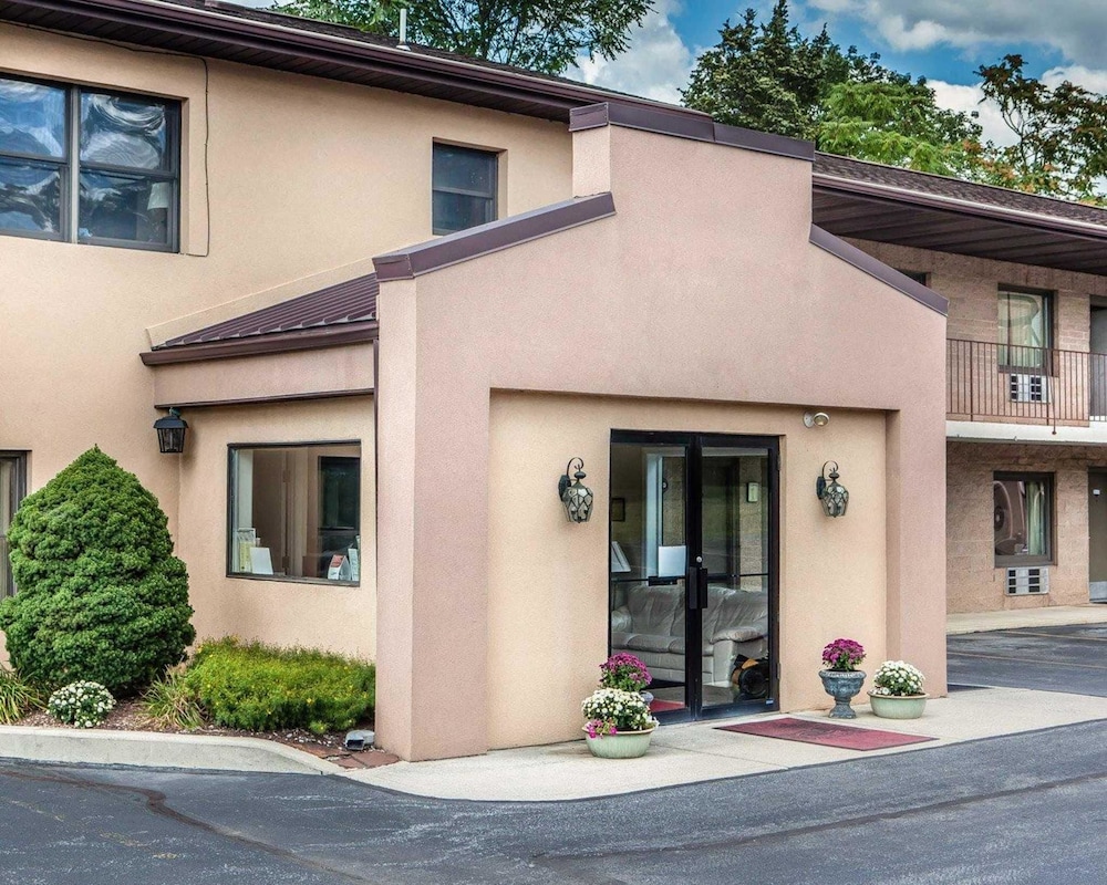 Econo Lodge Douglassville Pottstown 1/33
