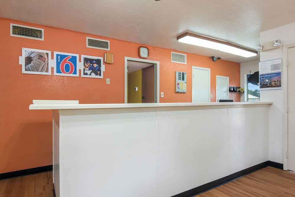 Motel6 Atlanta, TX 6/32