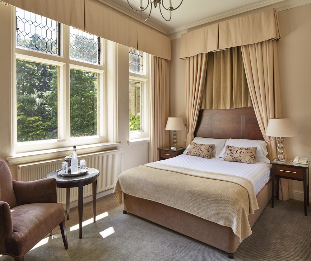 Macdonald Frimley Hall Hotel And Spa 8/73