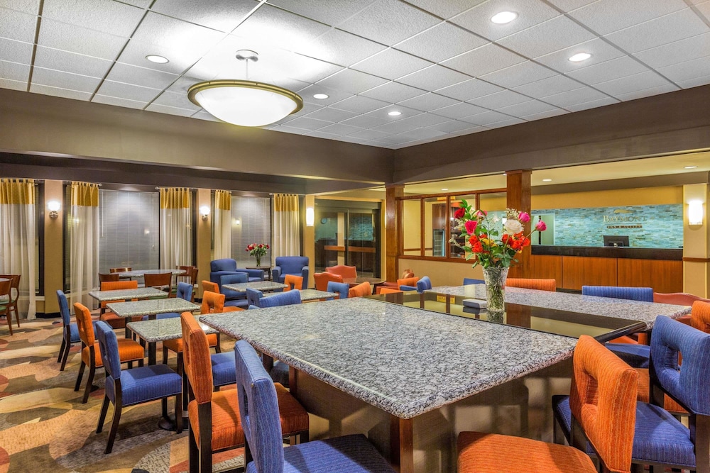 Comfort Inn Roswell-Dunwoody 33/44