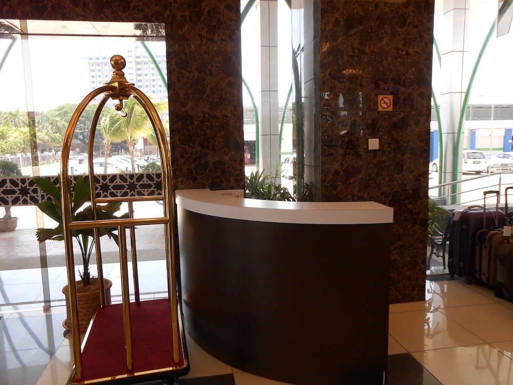 Hig Hotel 17/73