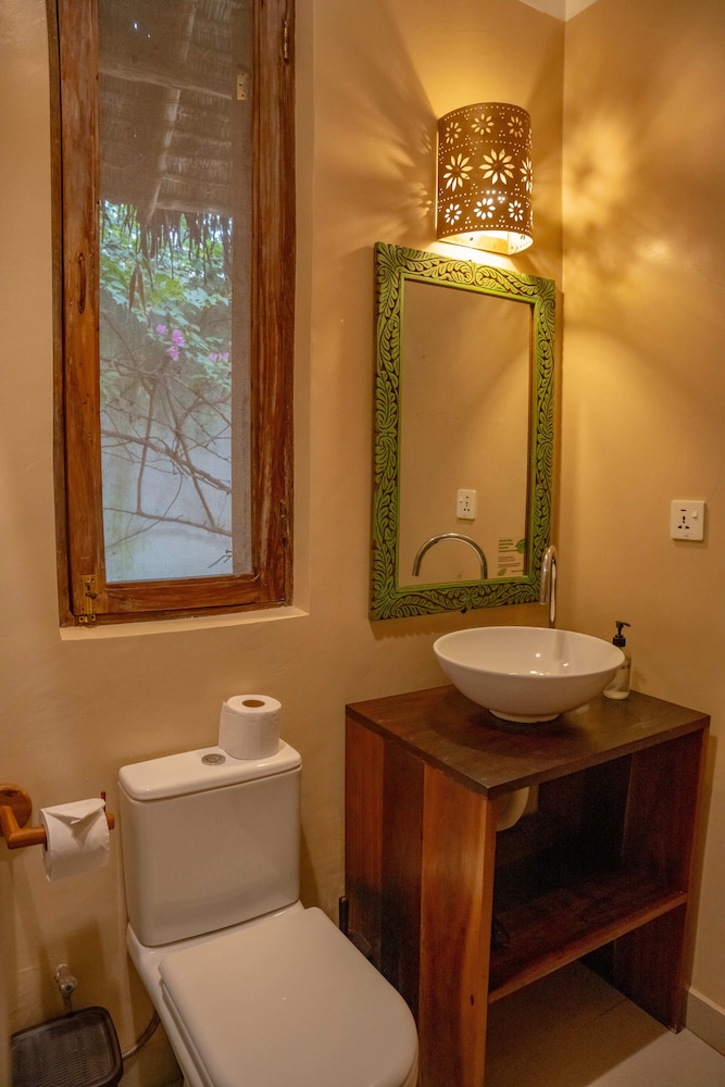 Aluna Beach Lodge 45/50