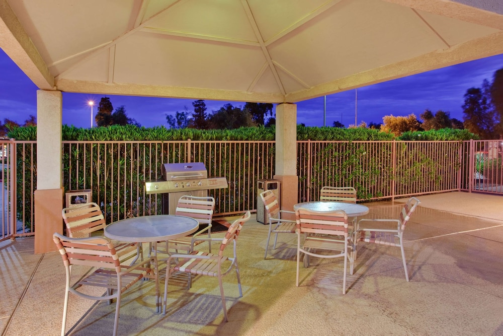 Sonesta Simply Suites Phoenix Tempe 26/37