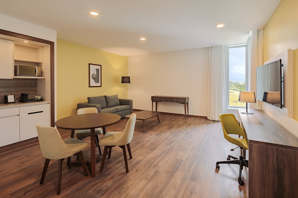 Holiday Inn Quito Airport 41/66