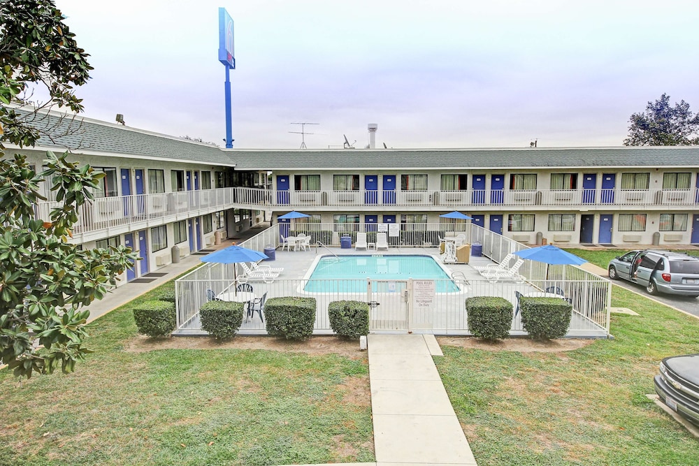 Motel6 San Marcos, TX 47/49