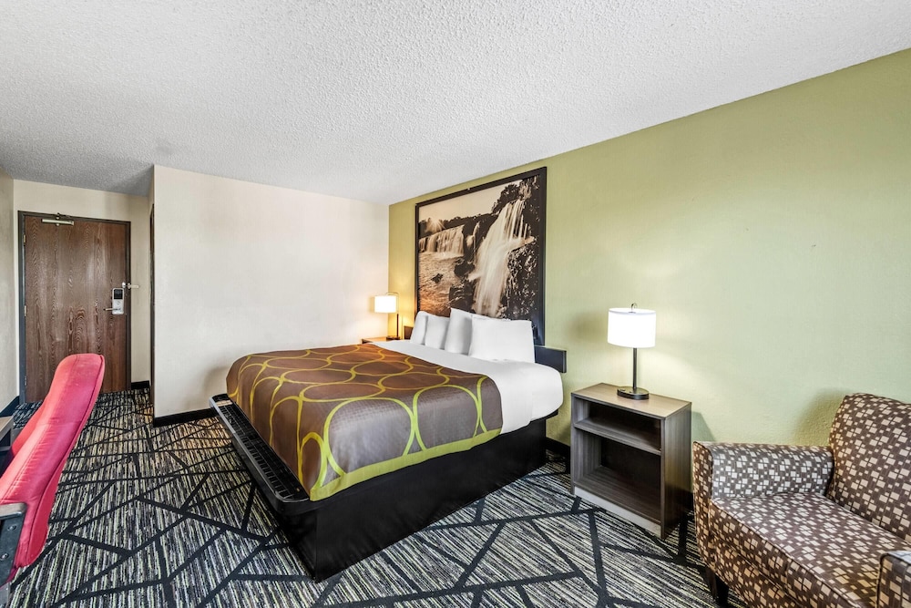 Super 8 By Wyndham Independence Kansas City 23/55