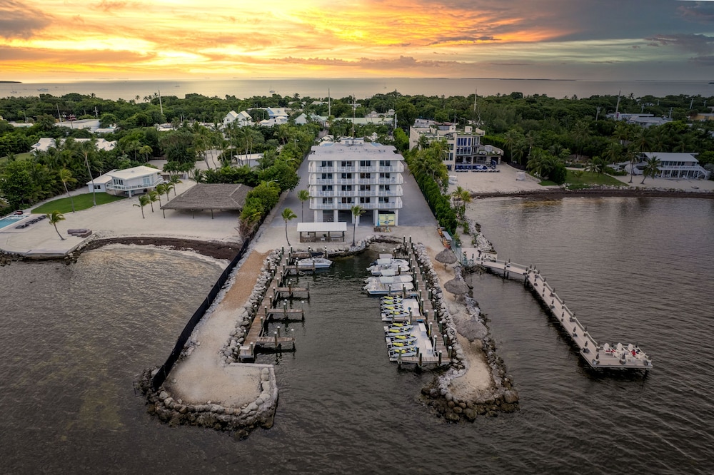 Hadley House Resort 61/64