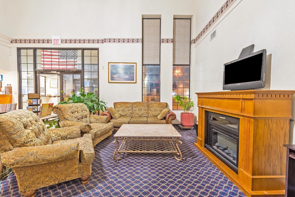 Americas Best Value Inn Suites Ft Worth S 17/19