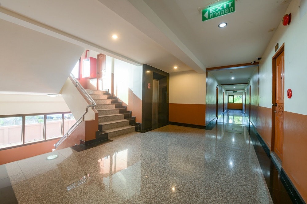 The Route Sriracha Hotel And Residence 48/49