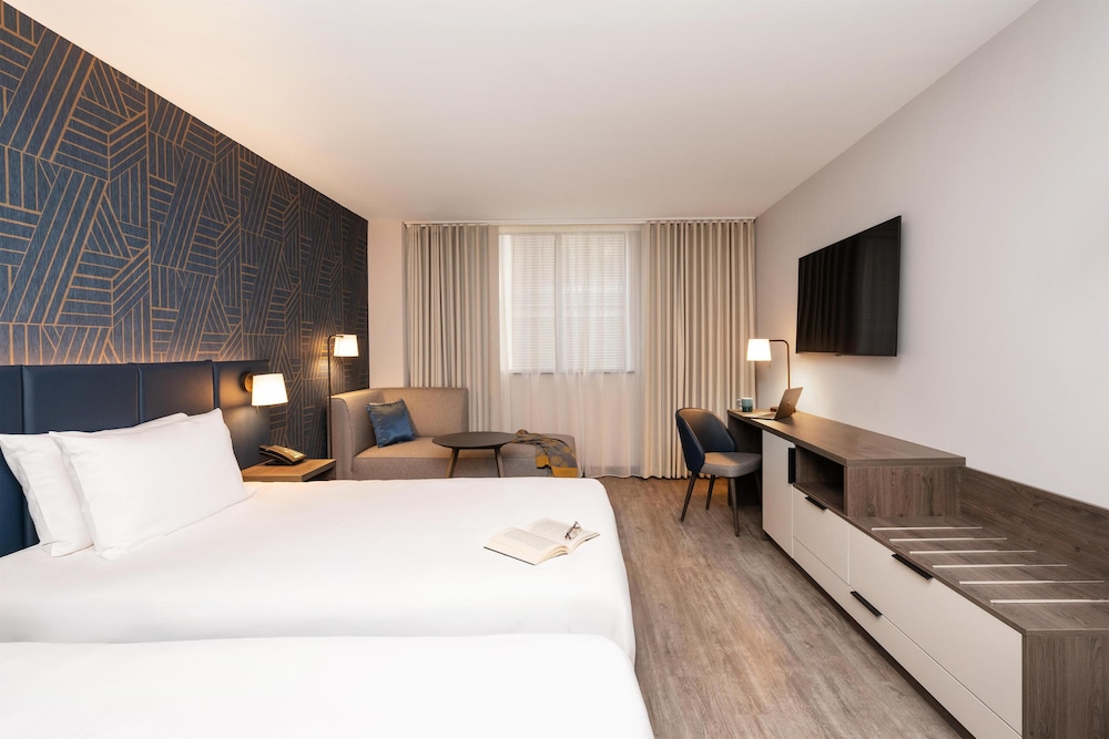 Hyatt Place Leeds 5/40