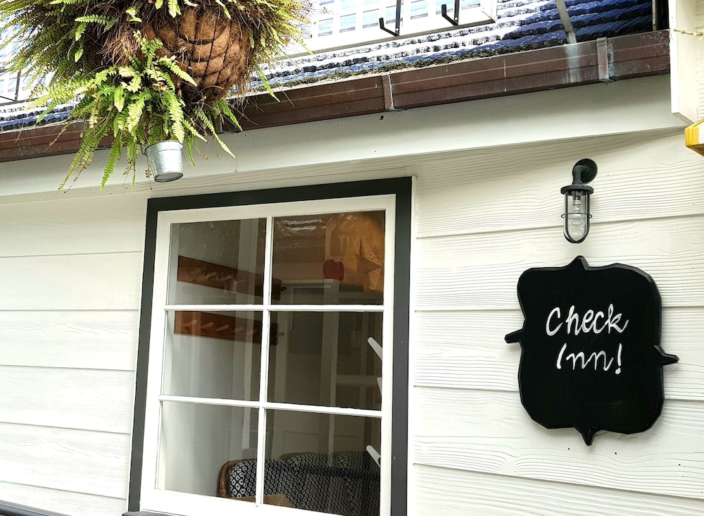 The Oyster Inn 2/42