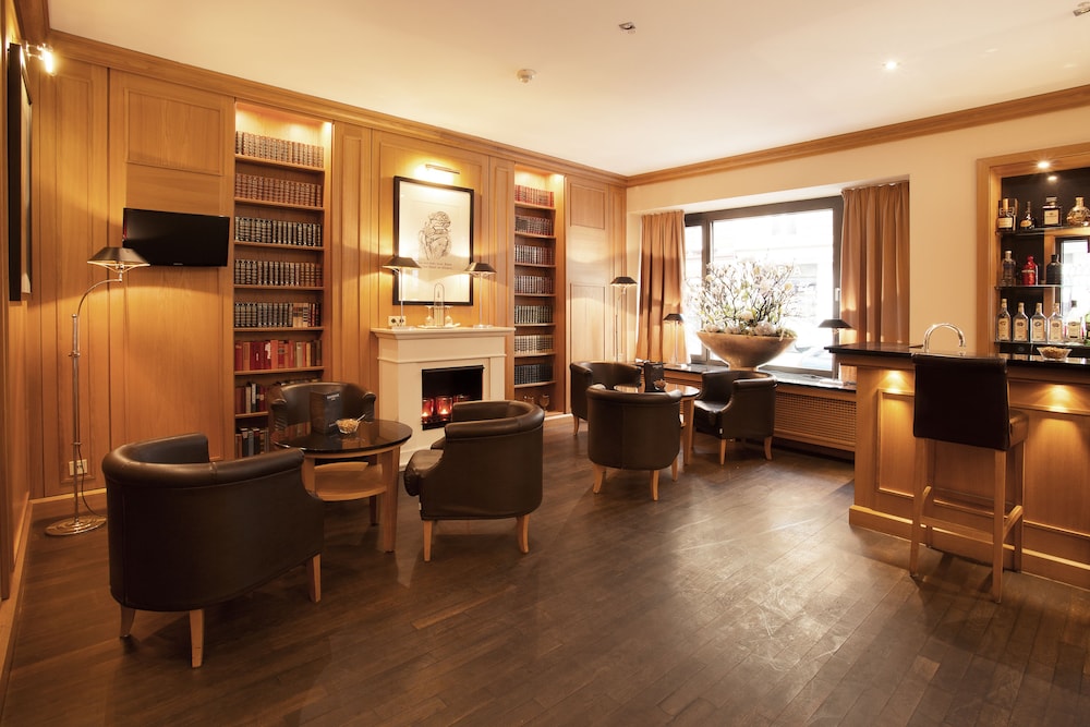 Townhouse Hotel 27/37