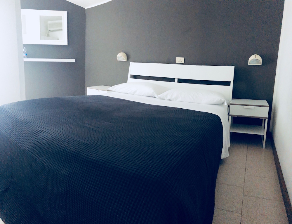 Hotel Aplo 12/50
