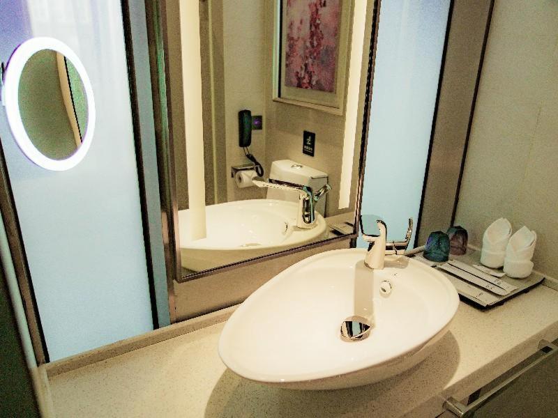 Lavande Hotel (Zhuhai Qinglv Middle Road) 38/39