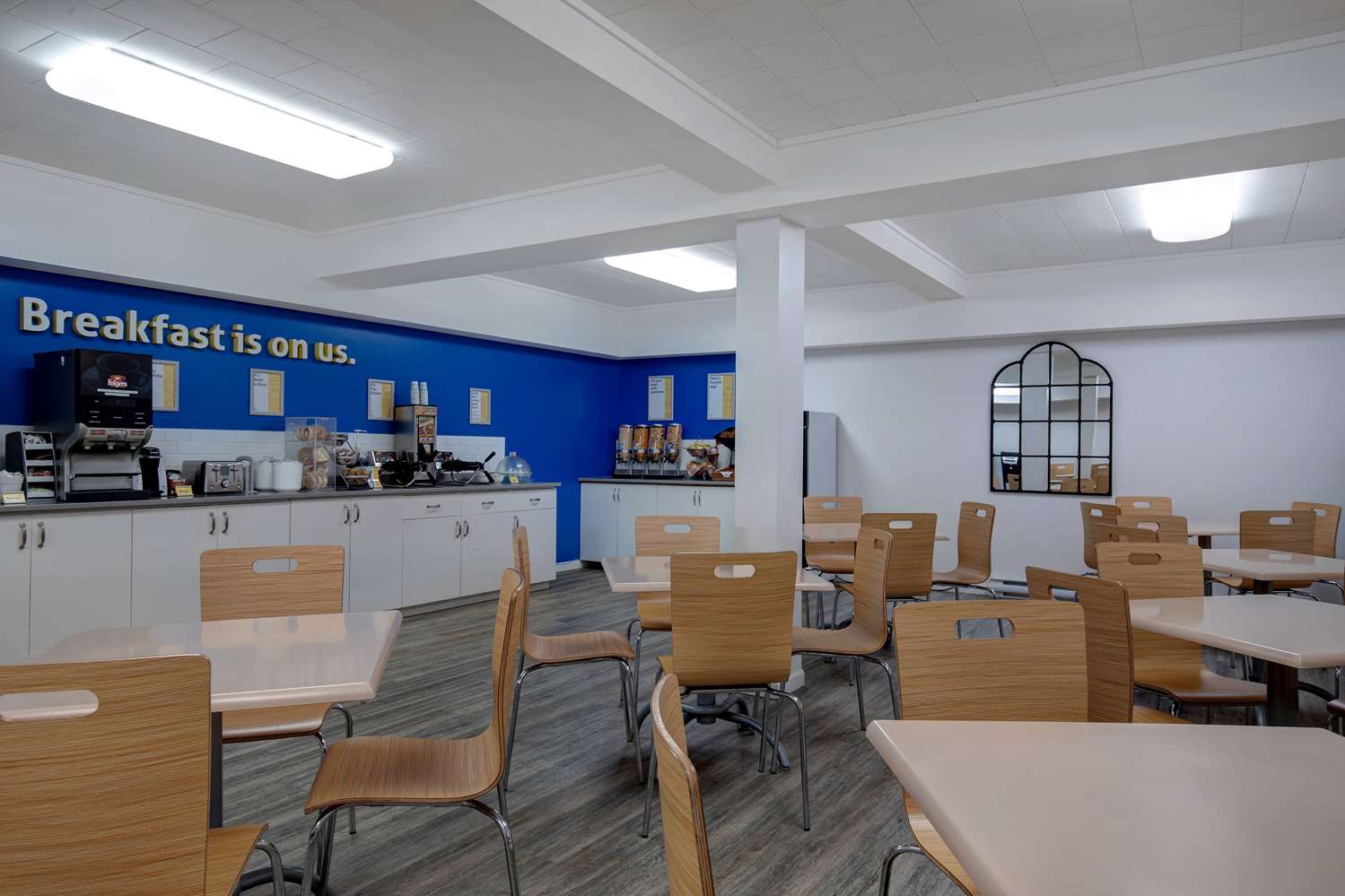 Days Inn by Wyndham Victoria Airport Sidney 21/34