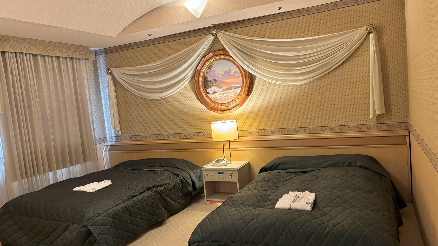 Suite, Twin Beds