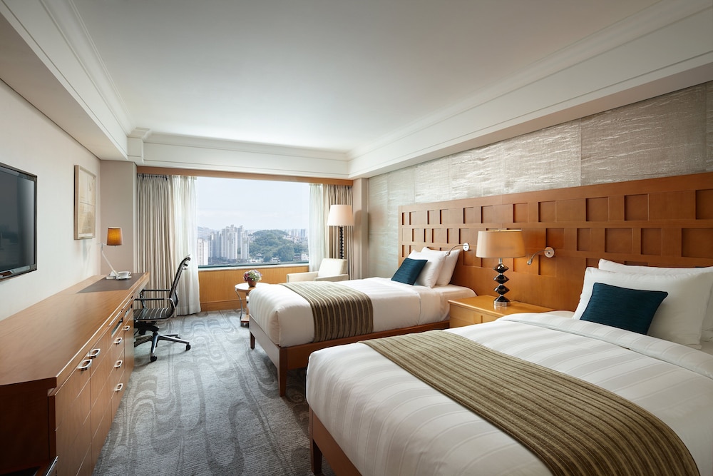 Premier, Twin Beds
