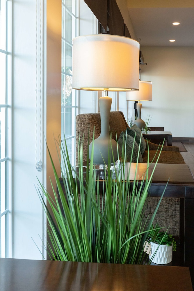 Best Western Plus Inn At The Vines 41/43