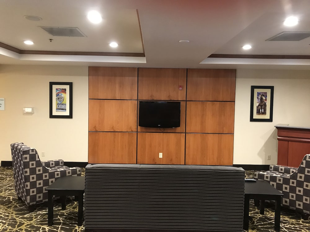 Holiday Inn Express Syracuse-Fairgrounds 9/75