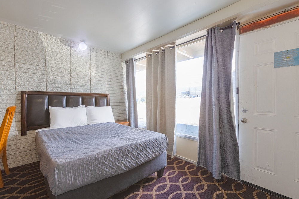 Sonrise Inn Lincoln Hwy By OYO 31/57