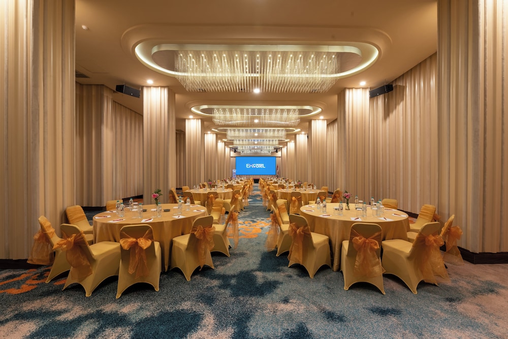 EXCOTEL Design Hotel Surabaya 51/57