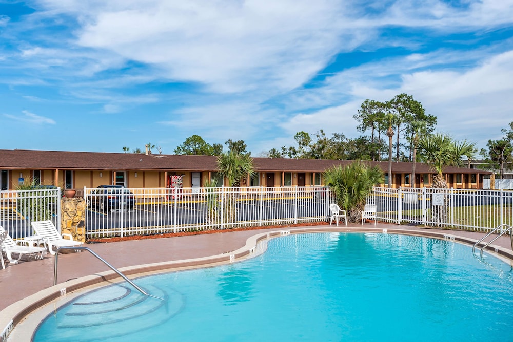 Super 8 by Wyndham Kissimmee/Orlando 4/50