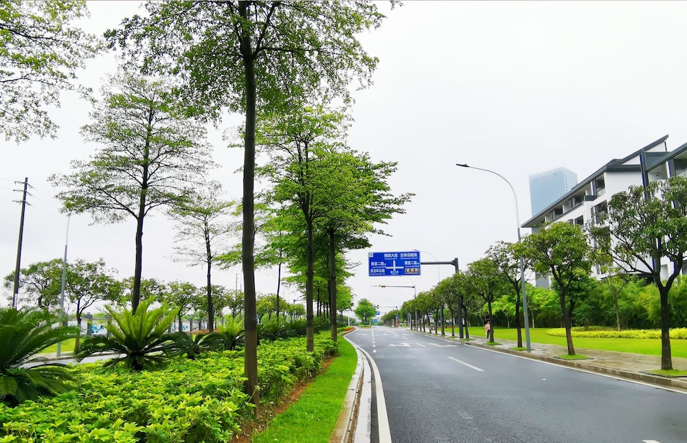 The Mulian PaZhou International Exhibition Center 62/66