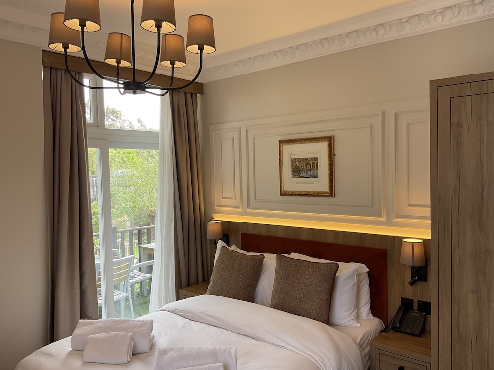 SUPERIOR, DOUBLE BED