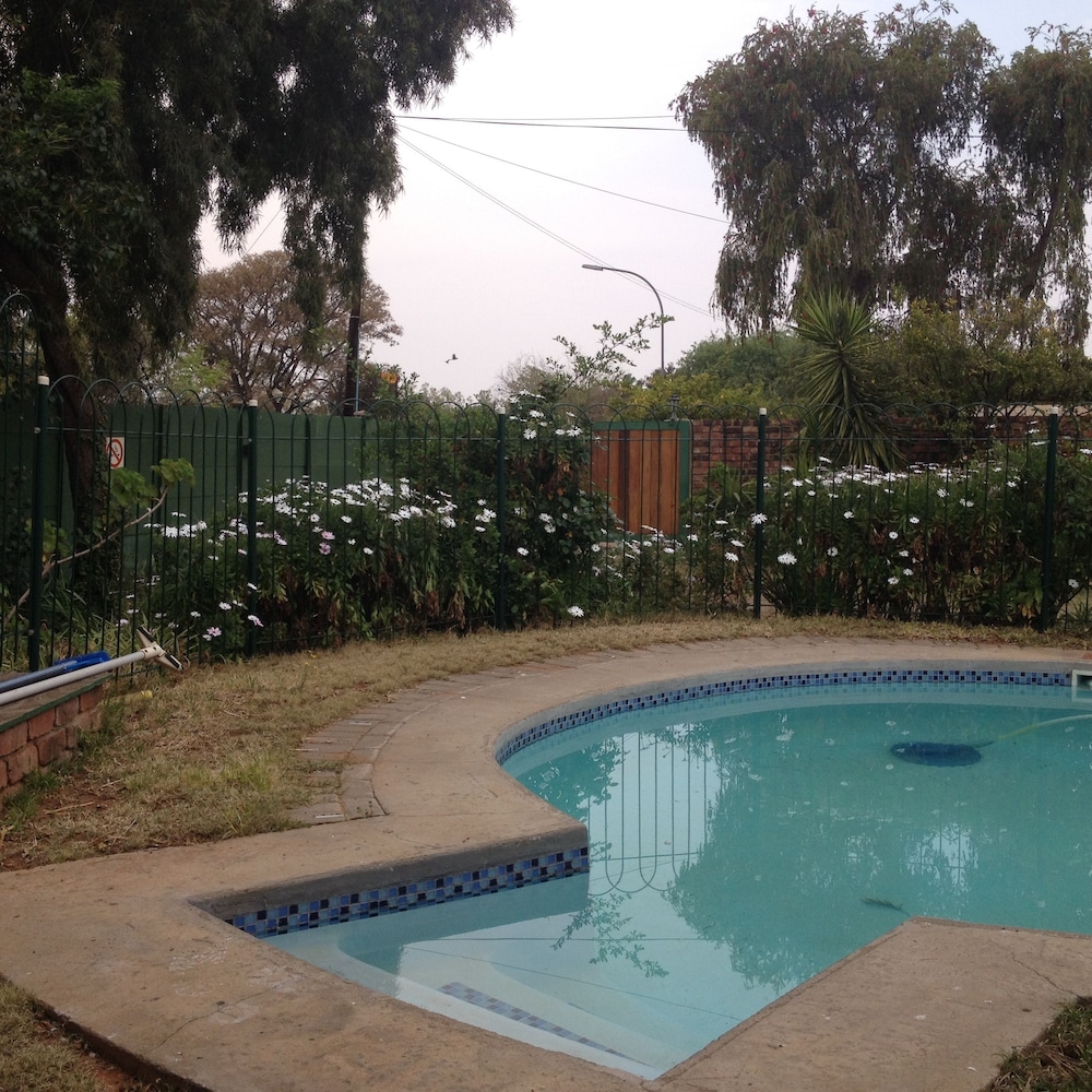 The Nook B&B 15/40