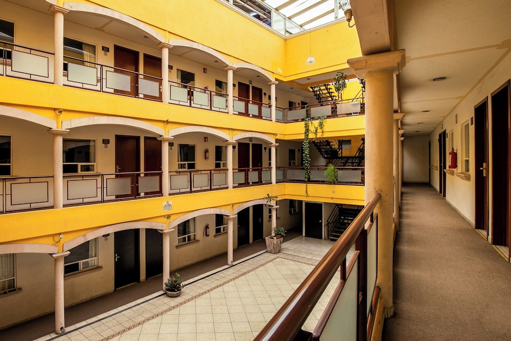 Capital O Hotel Victoria Morelia 9/55