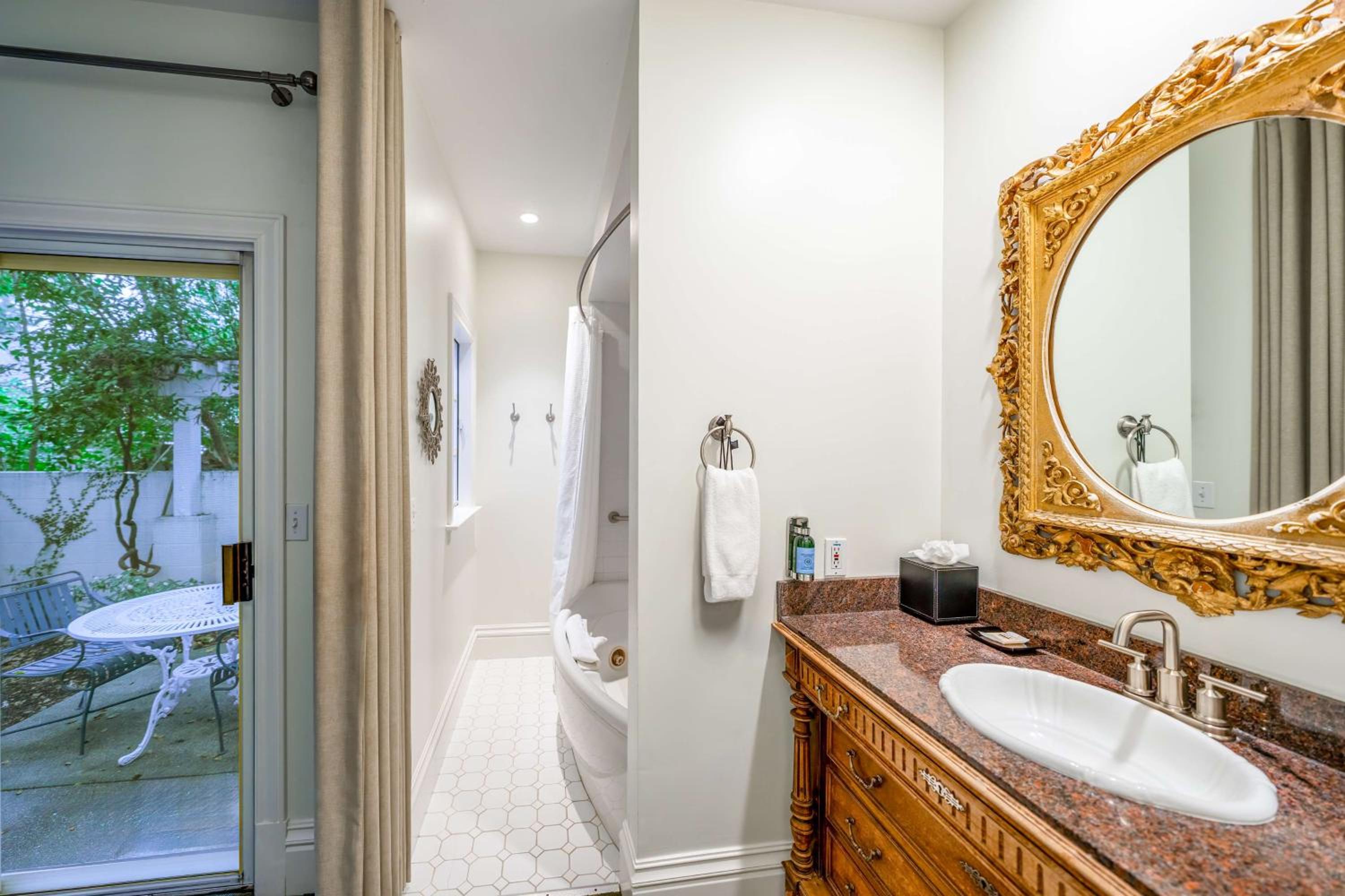 Room, King Bed, Jetted Tub, Patio, The Bergson, BW Signature Collection 4/4