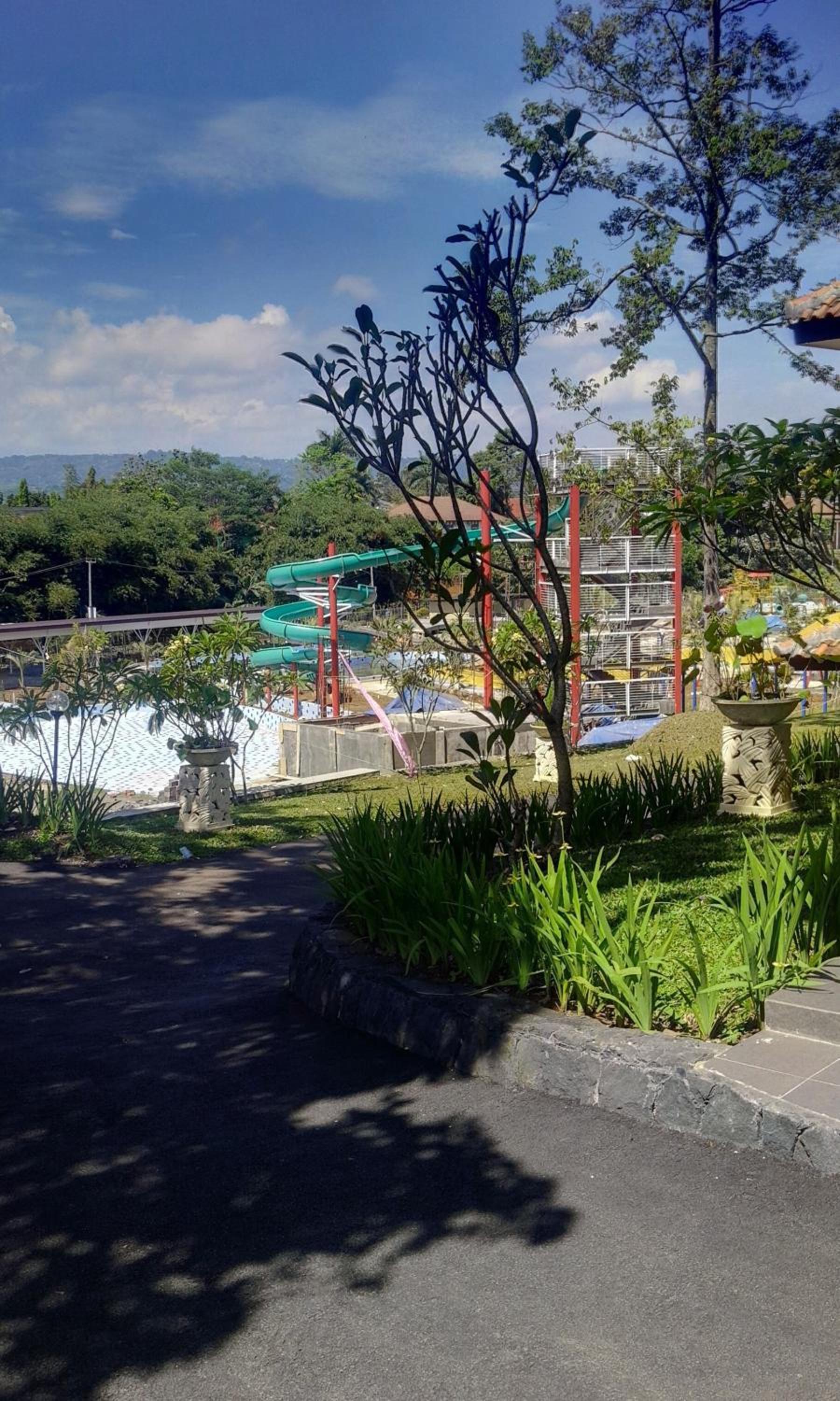 Bumi Gumati Convention Resort 23/28