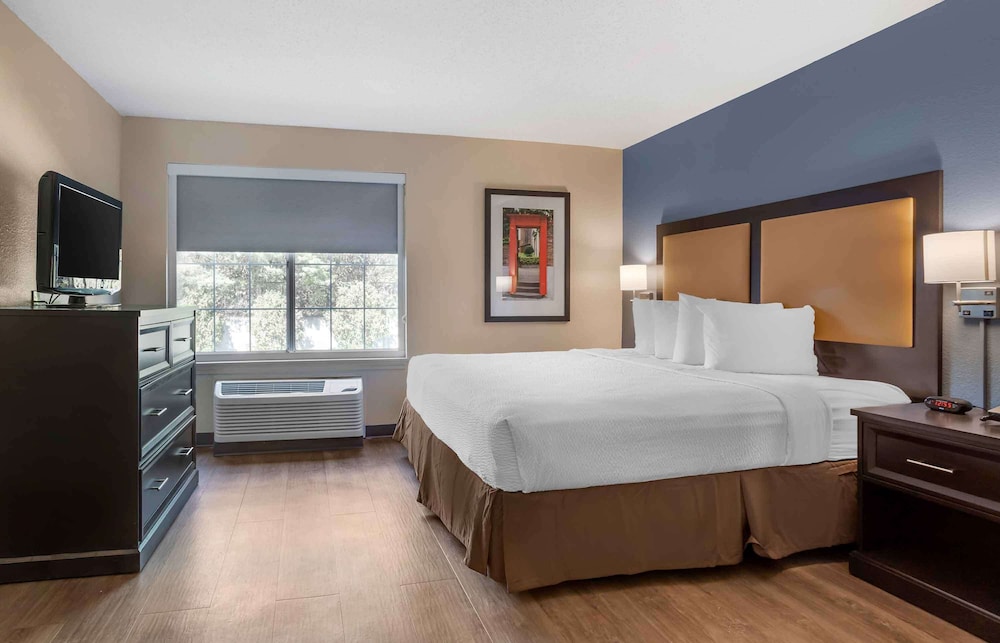 Extended Stay America Suites Norwalk Stamford 16/64