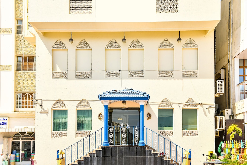 OYO 137 Marina Hotel 8/58