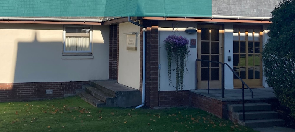 Western House Hotel 3/69
