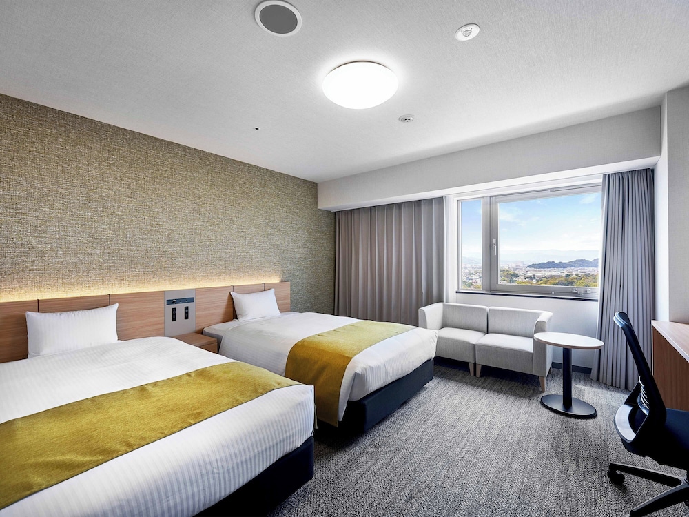 STANDARD, TWIN BEDS, CASTLE VIEW