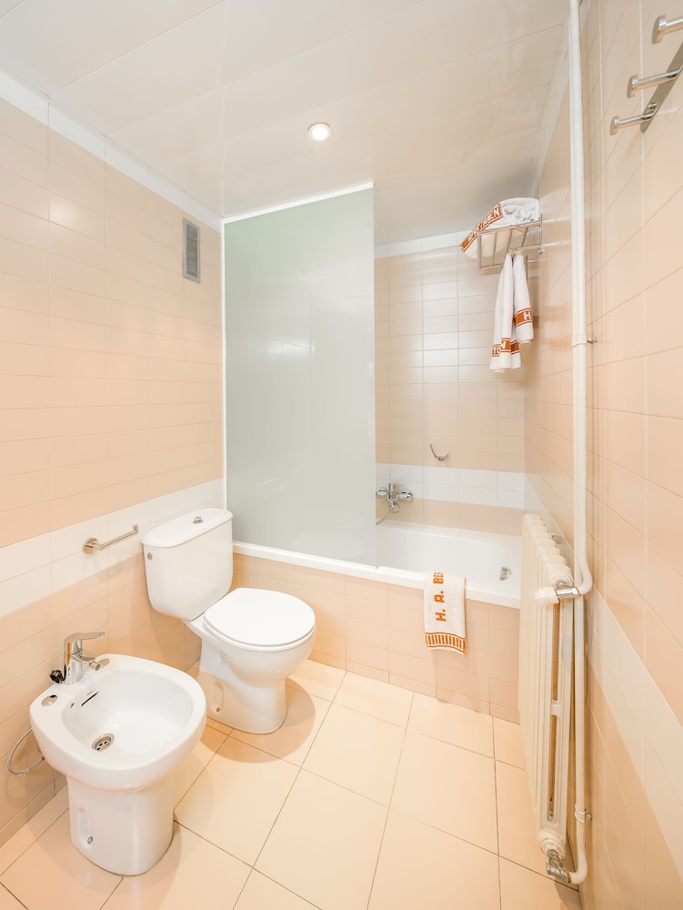 Aparthotel Bertran 105/109