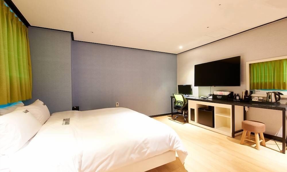 Hermes Hotel 16/56